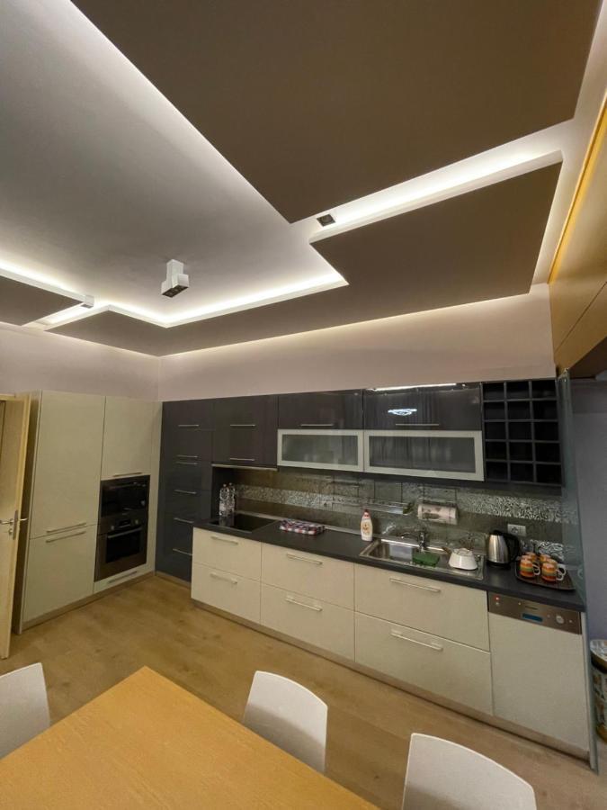 Lux Apartment Тирана Экстерьер фото